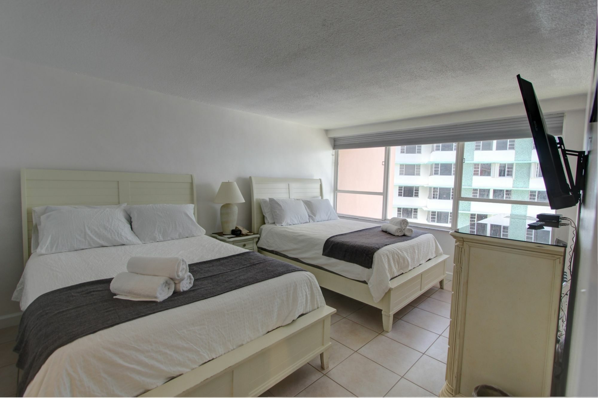 Private Apartments By Vacations On Маями Бийч Екстериор снимка
