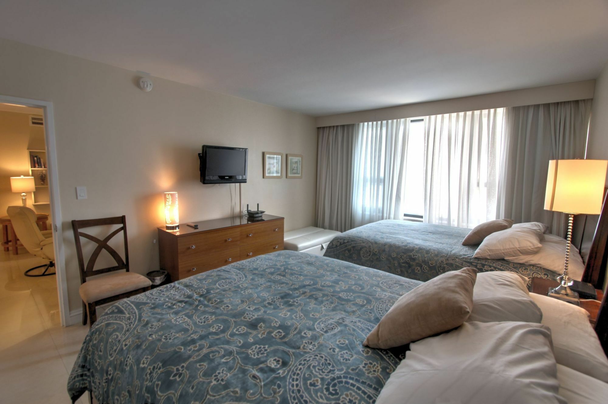 Private Apartments By Vacations On Маями Бийч Екстериор снимка