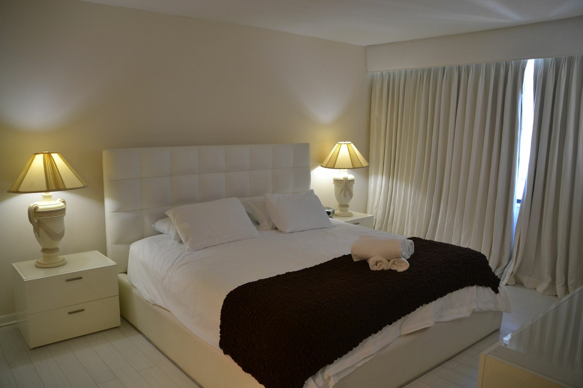 Private Apartments By Vacations On Маями Бийч Екстериор снимка
