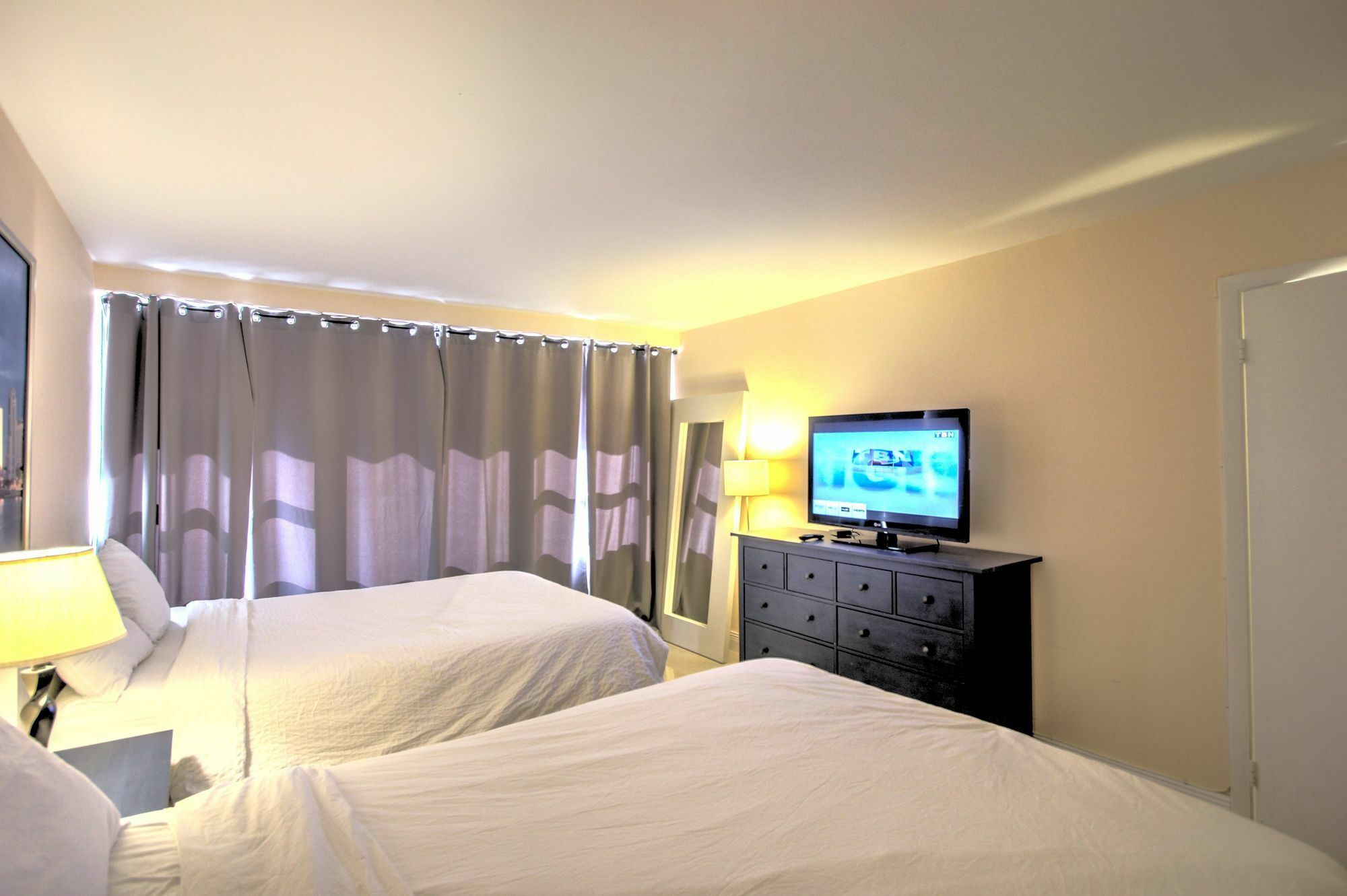 Private Apartments By Vacations On Маями Бийч Екстериор снимка